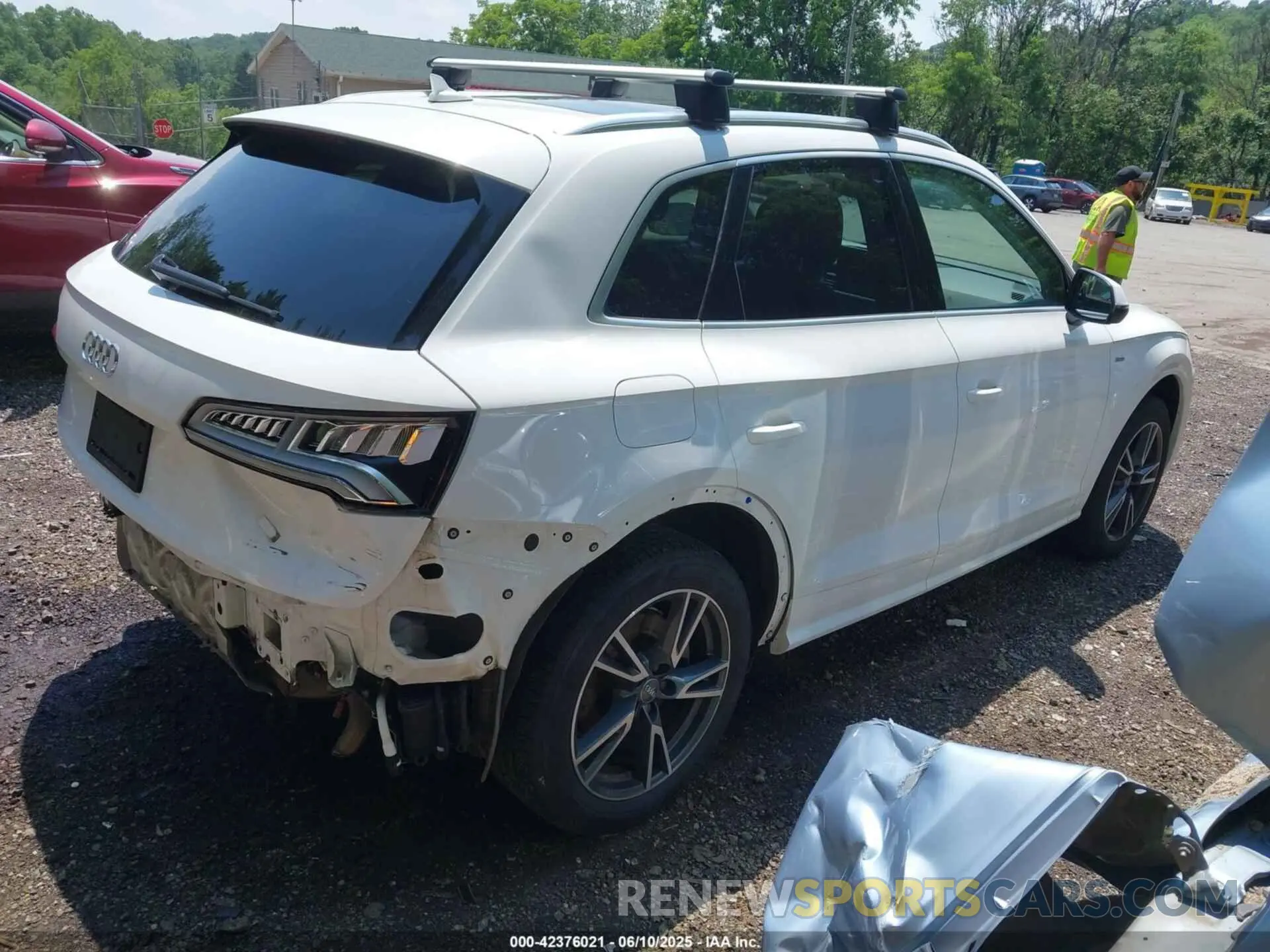 4 Photograph of a damaged car WA1E2AFY8L2049128 AUDI Q5 2020