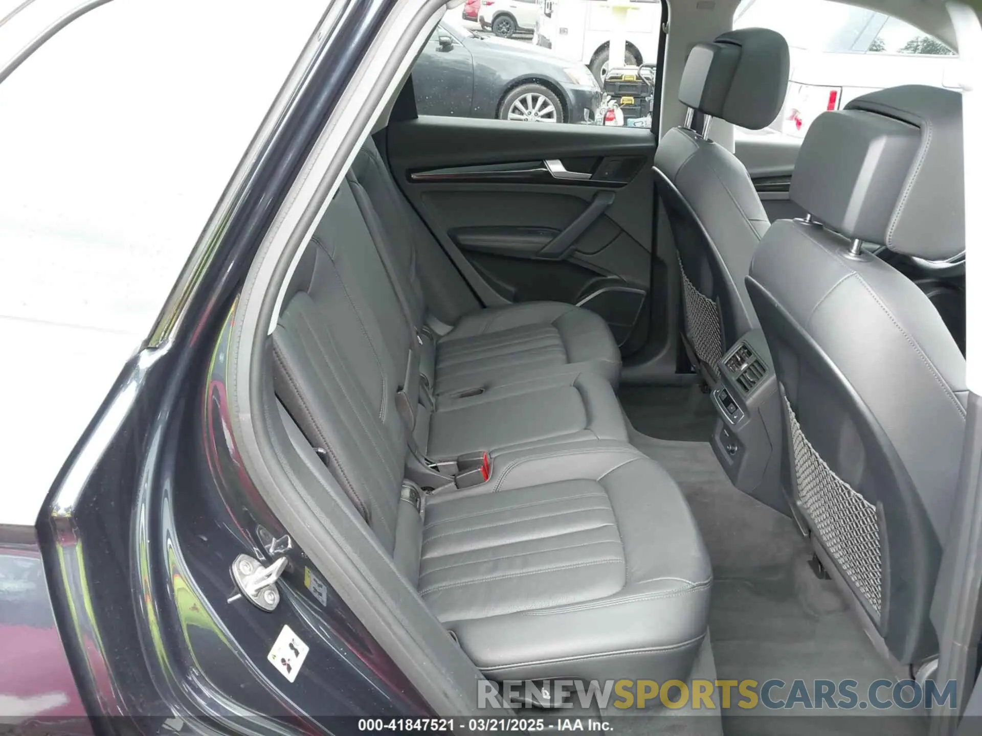 8 Photograph of a damaged car WA1E2AFY9L2069727 AUDI Q5 2020
