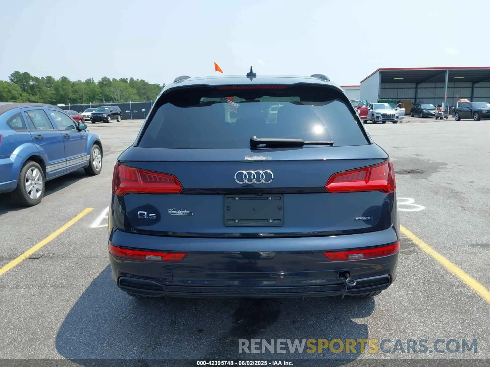 17 Photograph of a damaged car WA1ENAFY1L2094872 AUDI Q5 2020