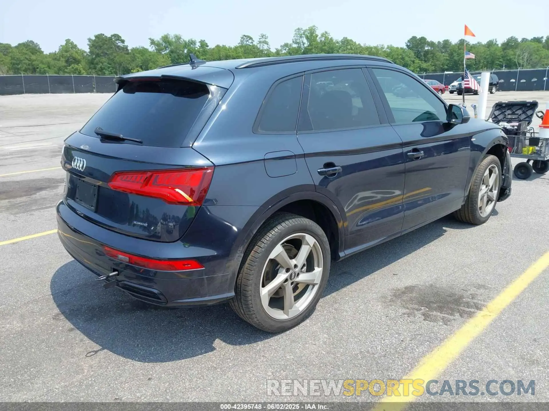 4 Photograph of a damaged car WA1ENAFY1L2094872 AUDI Q5 2020