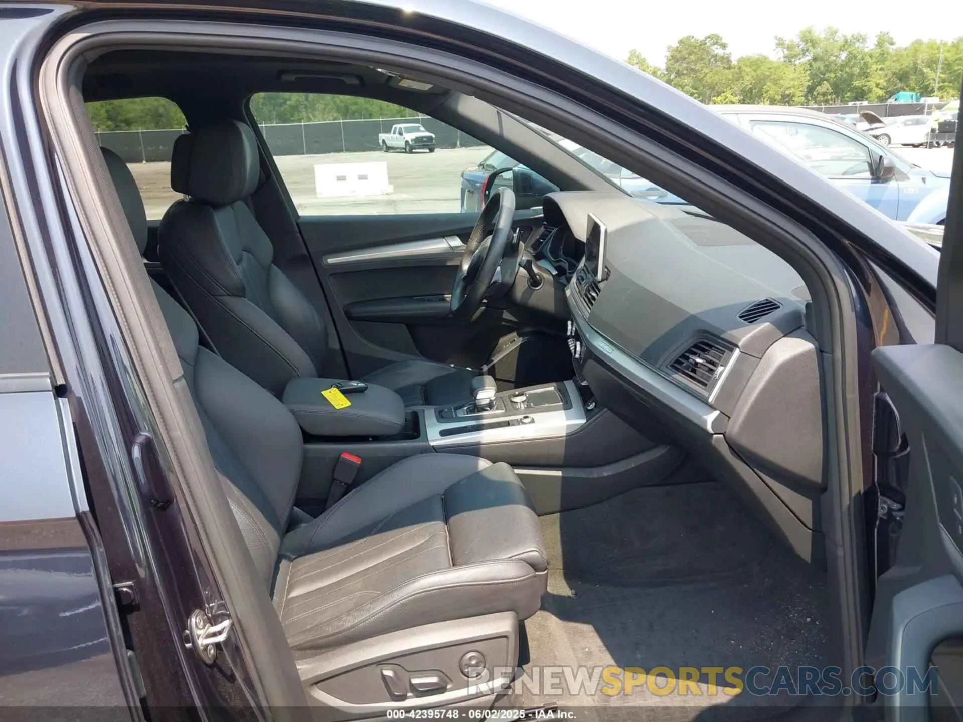5 Photograph of a damaged car WA1ENAFY1L2094872 AUDI Q5 2020