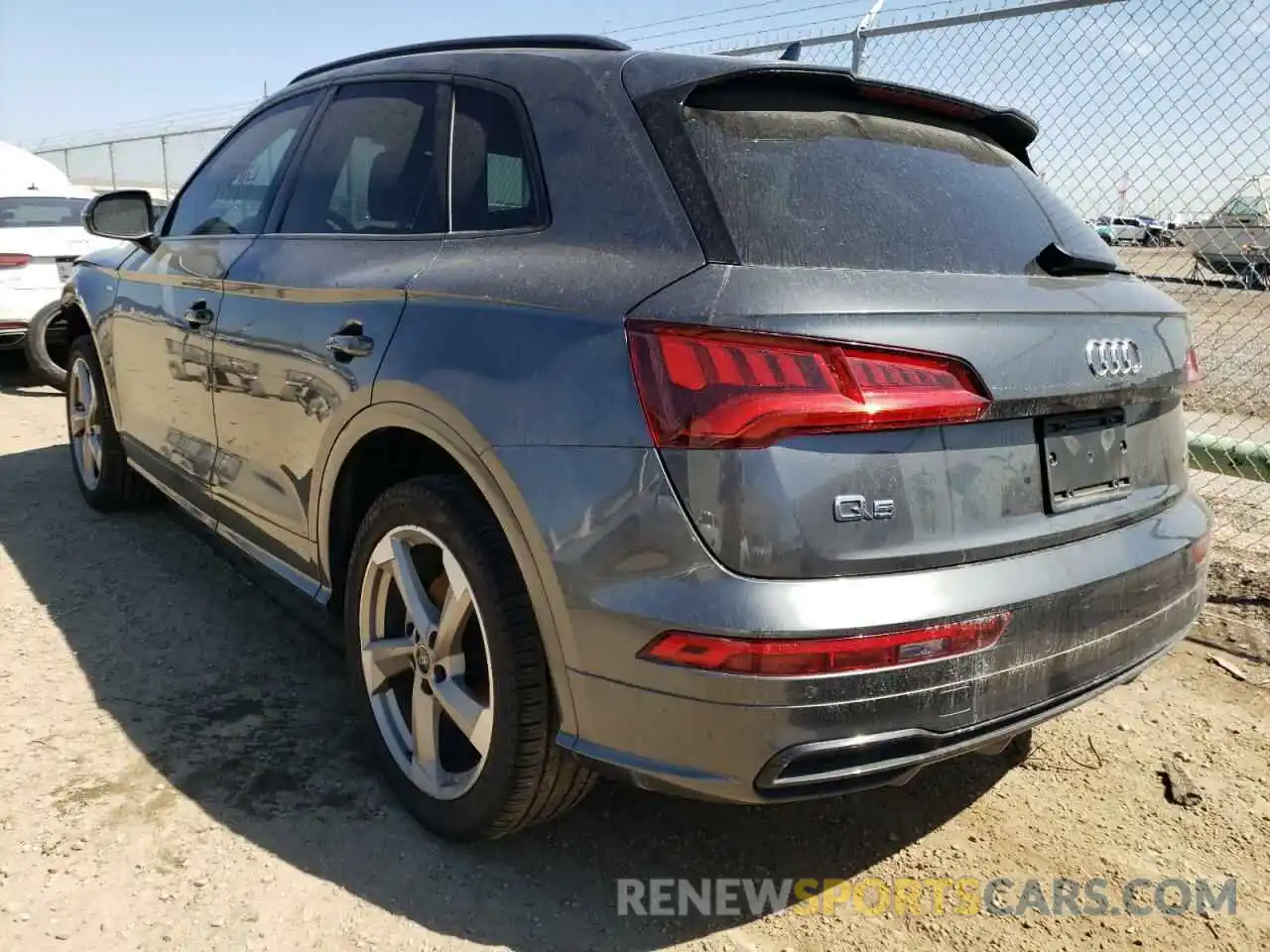 3 Photograph of a damaged car WA1ENAFY2L2122484 AUDI Q5 2020