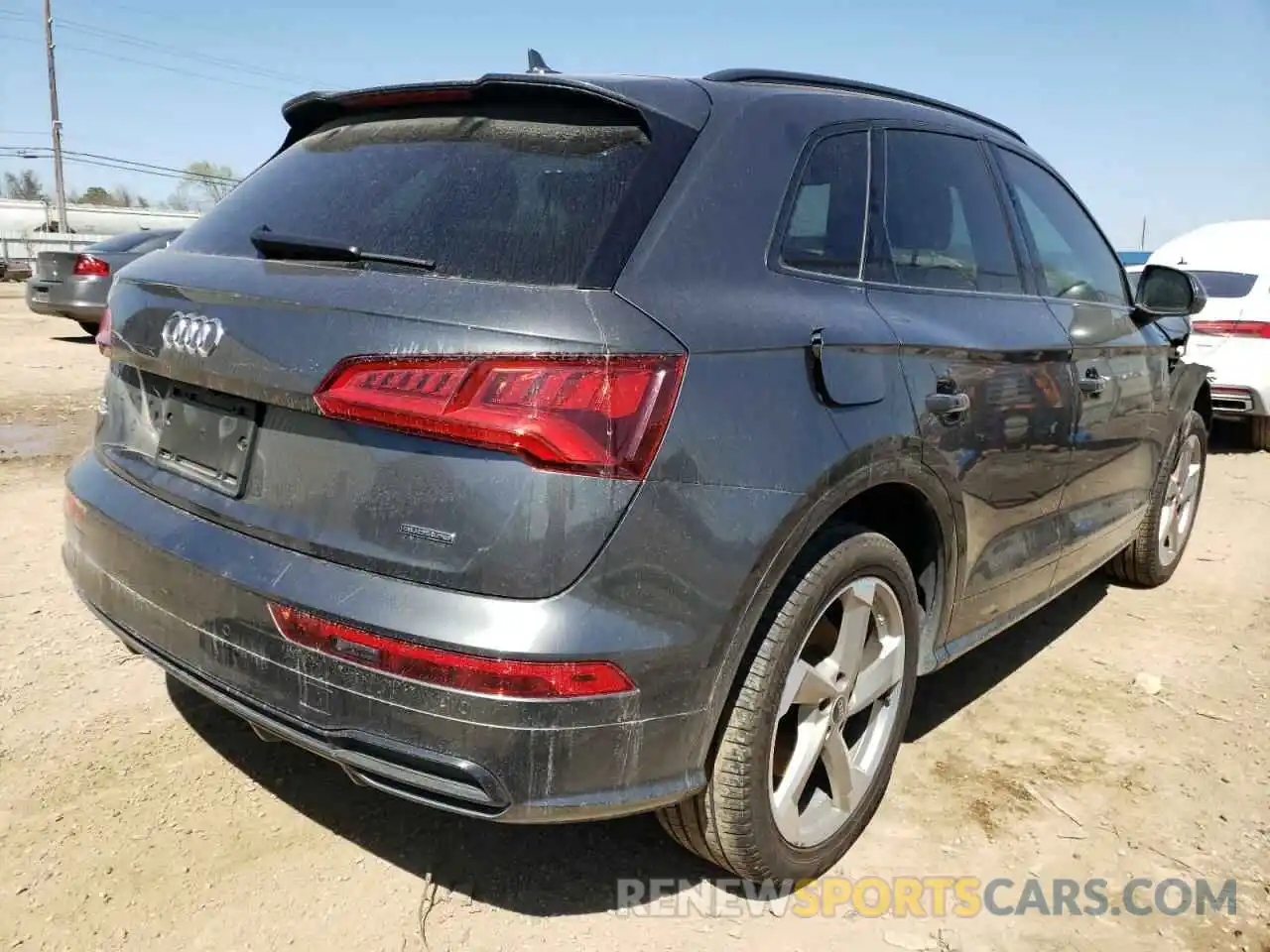 4 Photograph of a damaged car WA1ENAFY2L2122484 AUDI Q5 2020