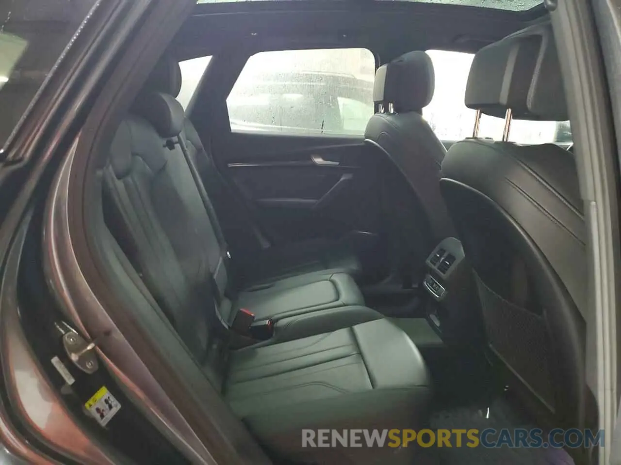 10 Photograph of a damaged car WA1ENAFY3L2091830 AUDI Q5 2020