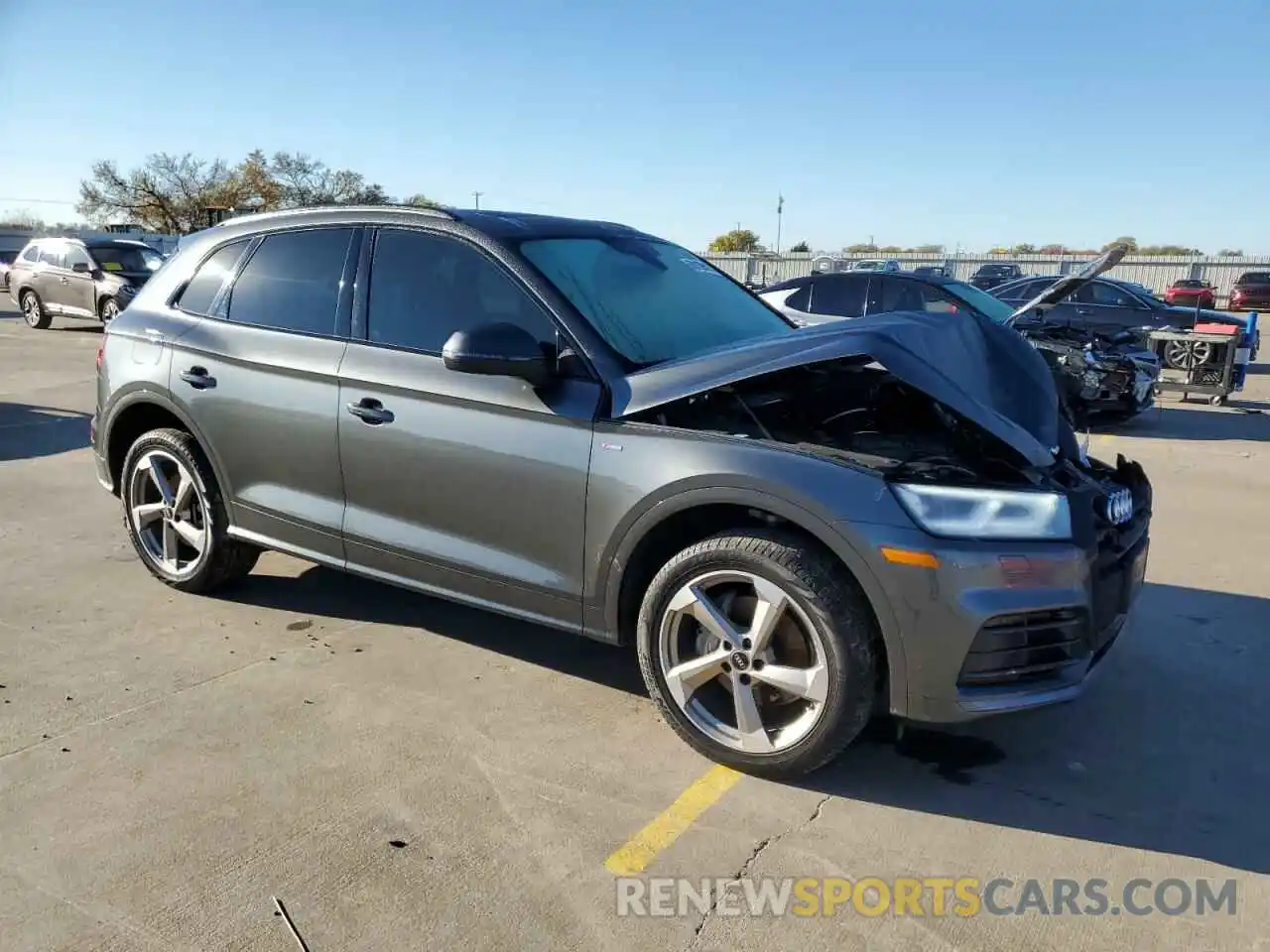 4 Photograph of a damaged car WA1ENAFY6L2123914 AUDI Q5 2020