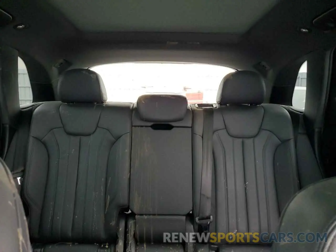 10 Photograph of a damaged car WA1ENAFY8L2005606 AUDI Q5 2020
