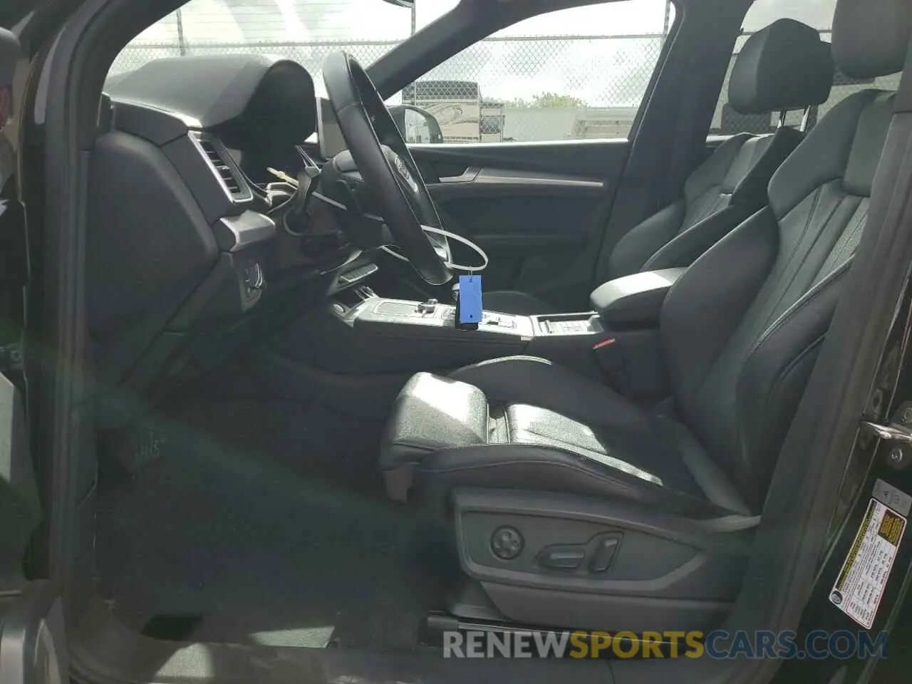 7 Photograph of a damaged car WA1ENAFY9L2075907 AUDI Q5 2020