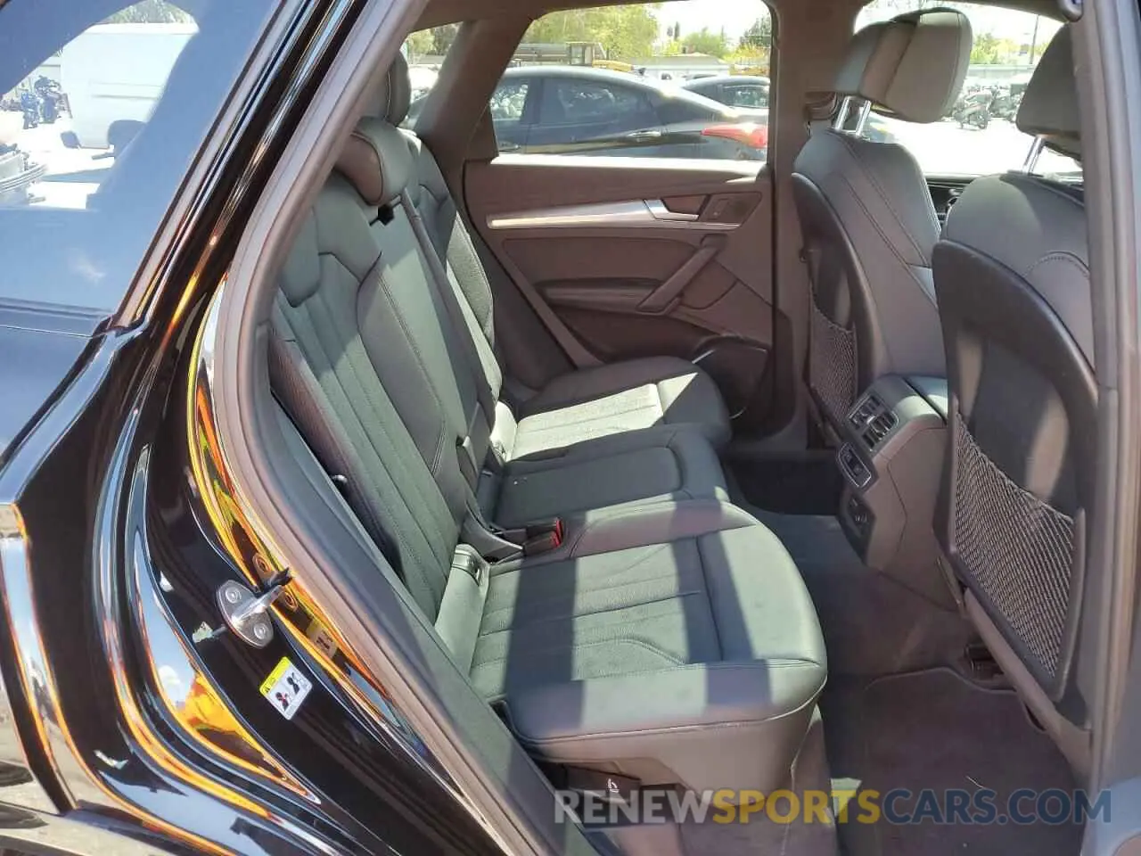 11 Photograph of a damaged car WA1ENAFY9L2075955 AUDI Q5 2020