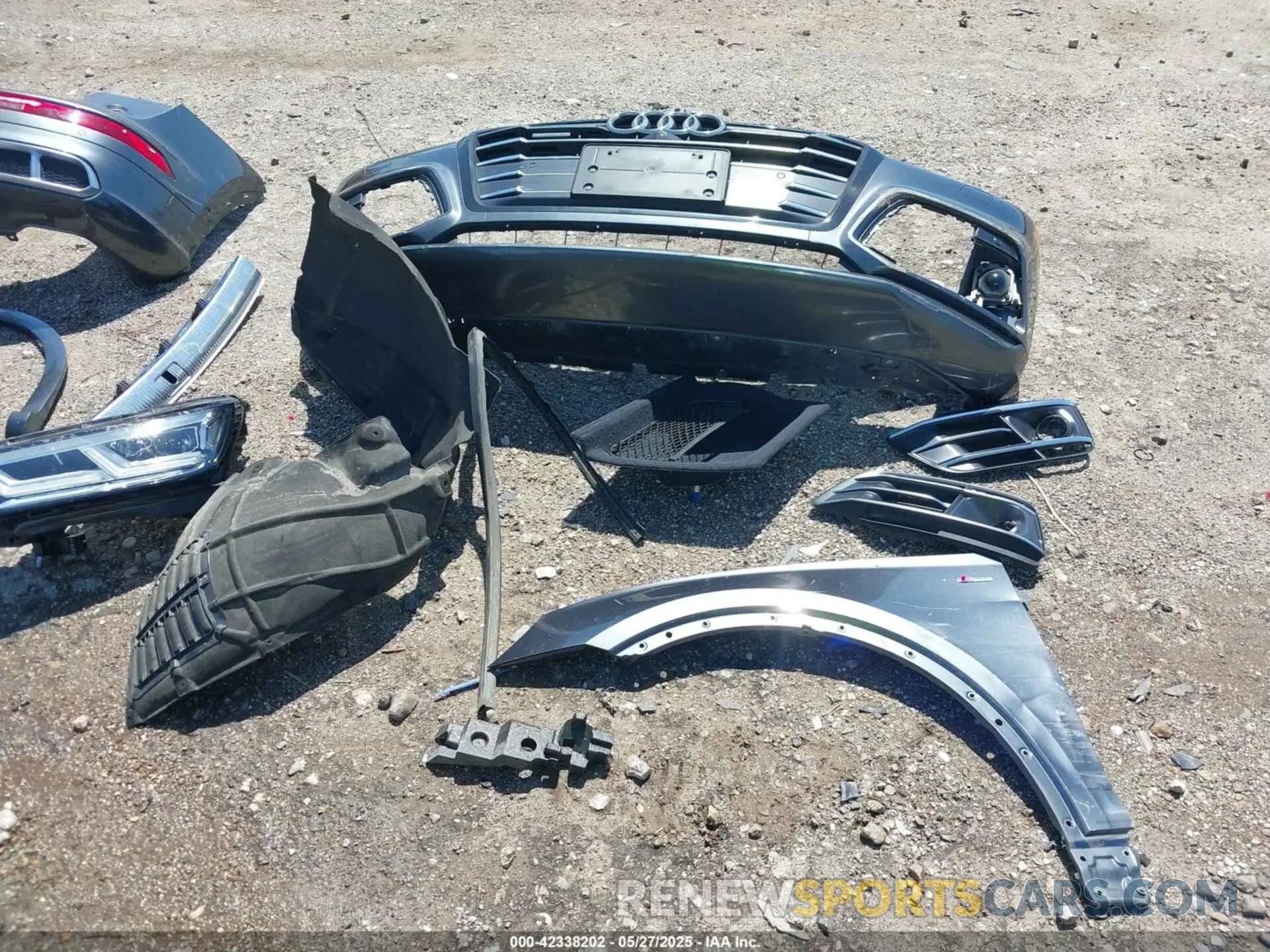 12 Photograph of a damaged car WA1F2AFY3L2112446 AUDI Q5 2020