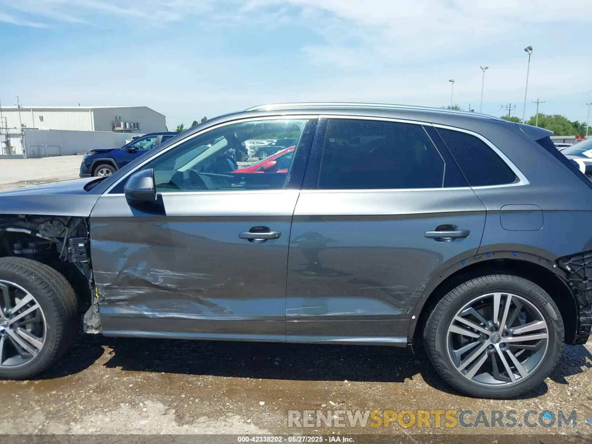 15 Photograph of a damaged car WA1F2AFY3L2112446 AUDI Q5 2020
