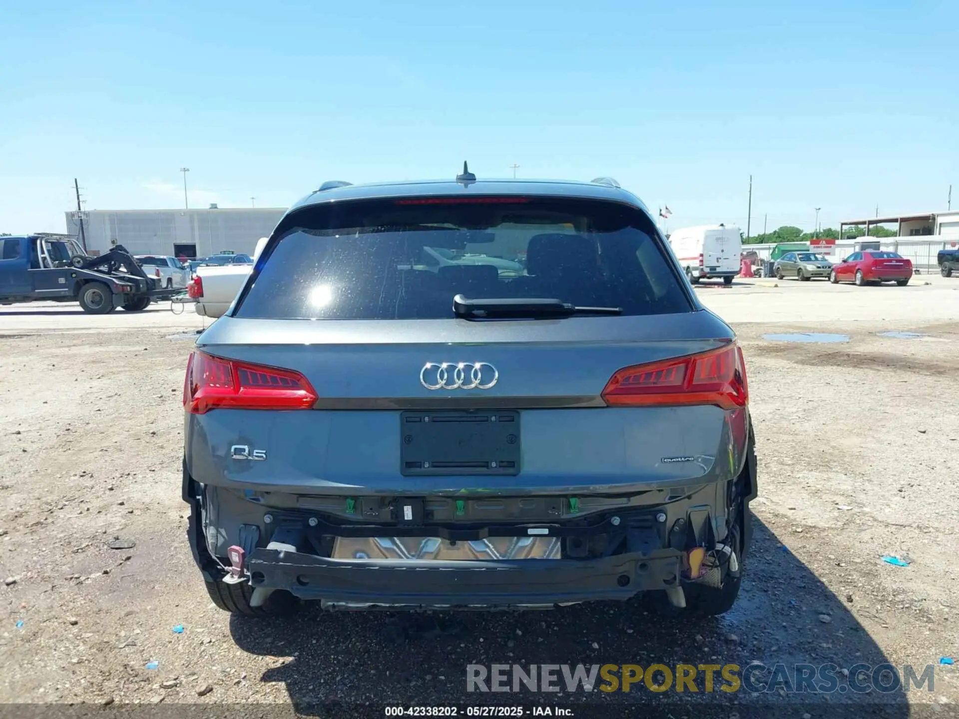 19 Photograph of a damaged car WA1F2AFY3L2112446 AUDI Q5 2020