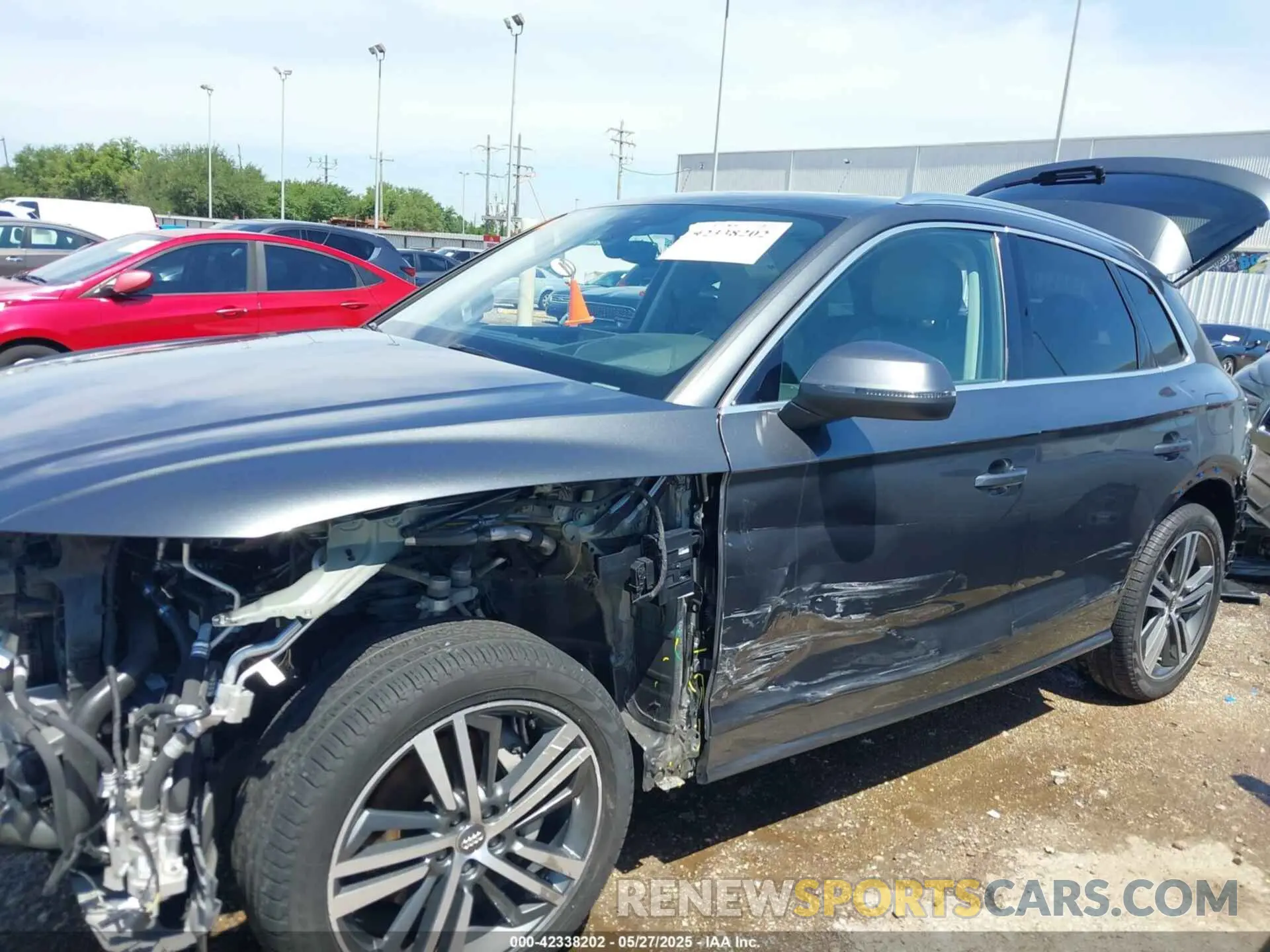 22 Photograph of a damaged car WA1F2AFY3L2112446 AUDI Q5 2020