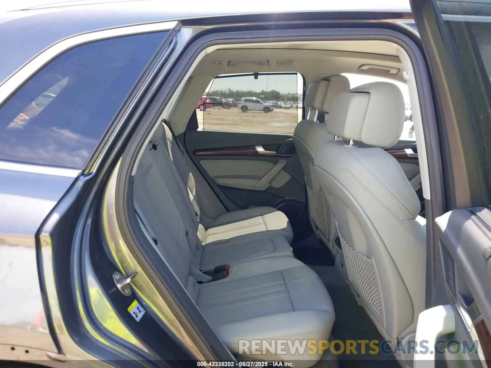 8 Photograph of a damaged car WA1F2AFY3L2112446 AUDI Q5 2020