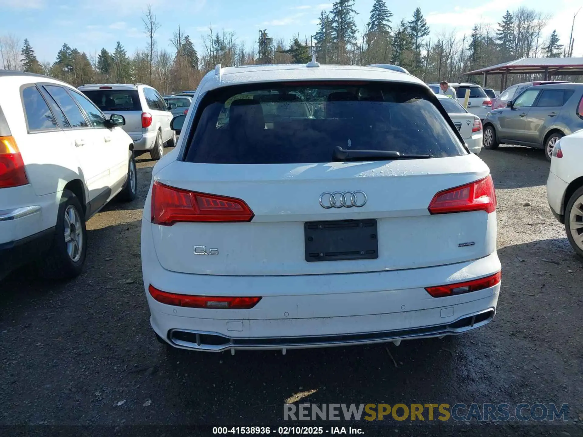 17 Photograph of a damaged car WA1F2AFYXL2100908 AUDI Q5 2020