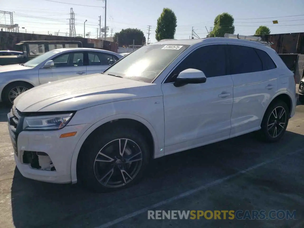 1 Photograph of a damaged car WA1G2AFY6L2050383 AUDI Q5 2020