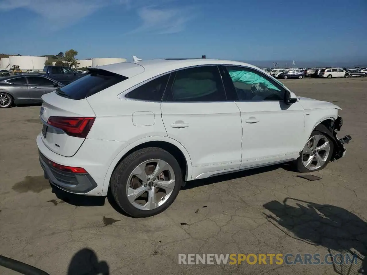 3 Photograph of a damaged car WA14AAFY0M2096850 AUDI Q5 2021