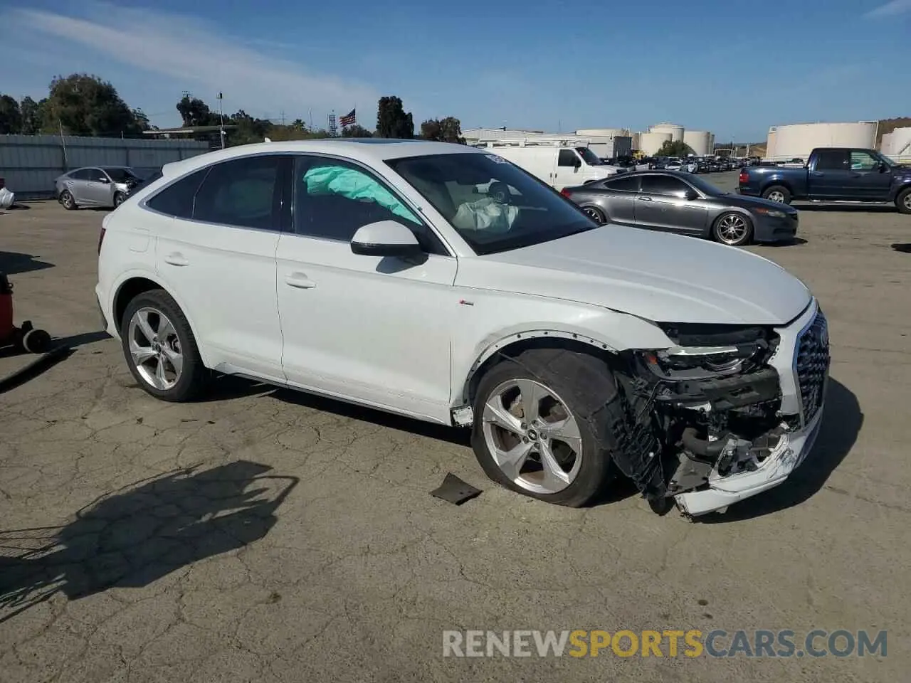 4 Photograph of a damaged car WA14AAFY0M2096850 AUDI Q5 2021
