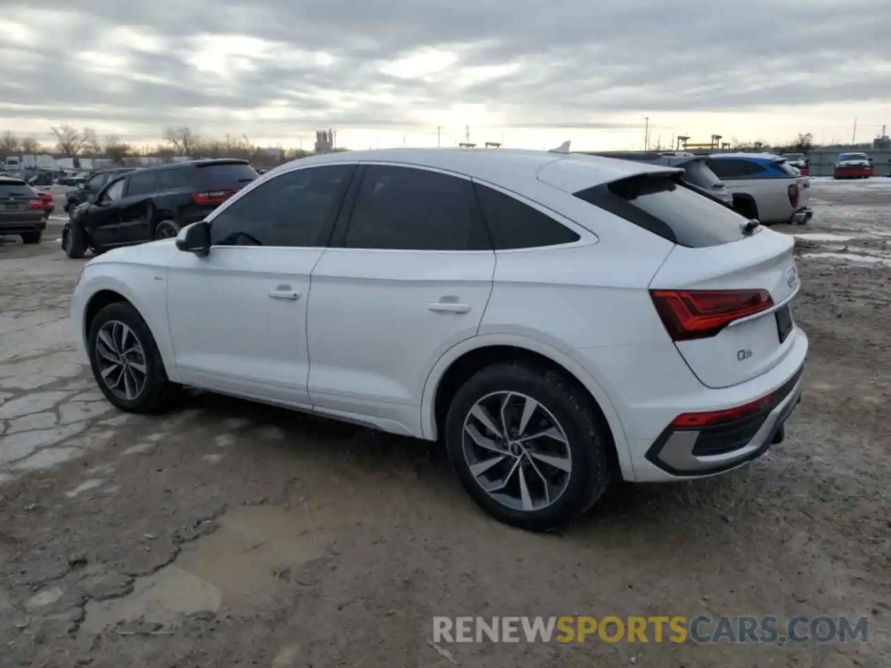 2 Photograph of a damaged car WA14AAFY3M2130330 AUDI Q5 2021