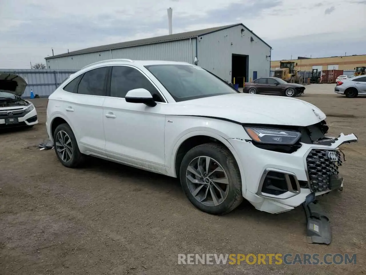 4 Photograph of a damaged car WA14AAFY6M2084623 AUDI Q5 2021