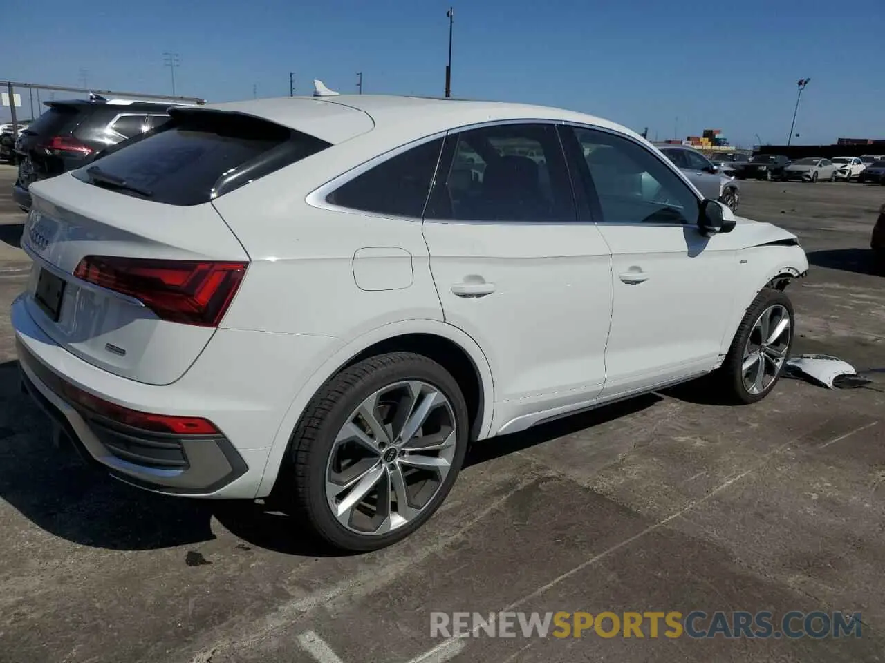 3 Photograph of a damaged car WA15AAFY0M2118303 AUDI Q5 2021