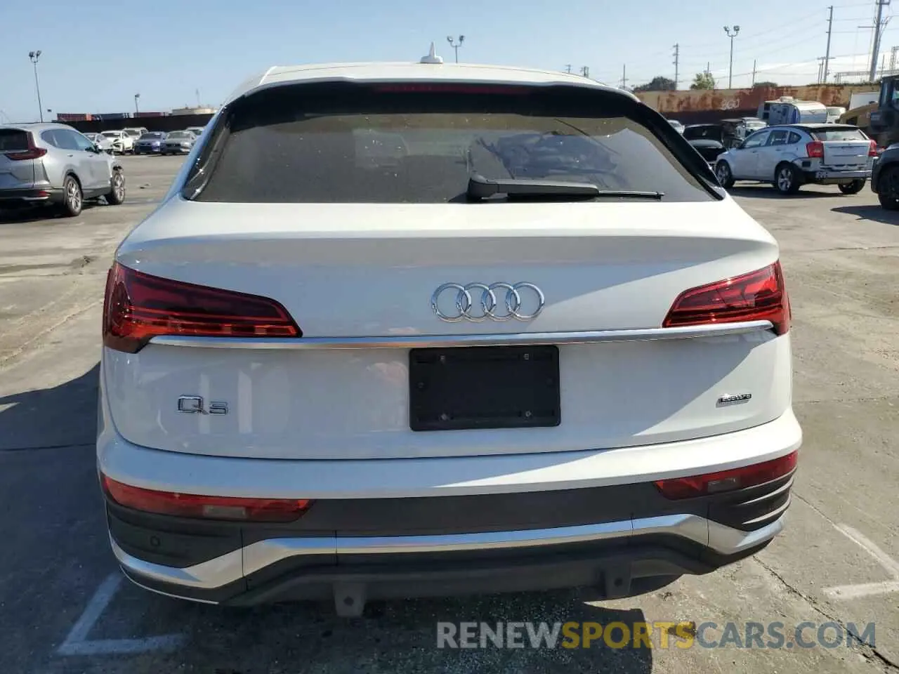 6 Photograph of a damaged car WA15AAFY0M2118303 AUDI Q5 2021