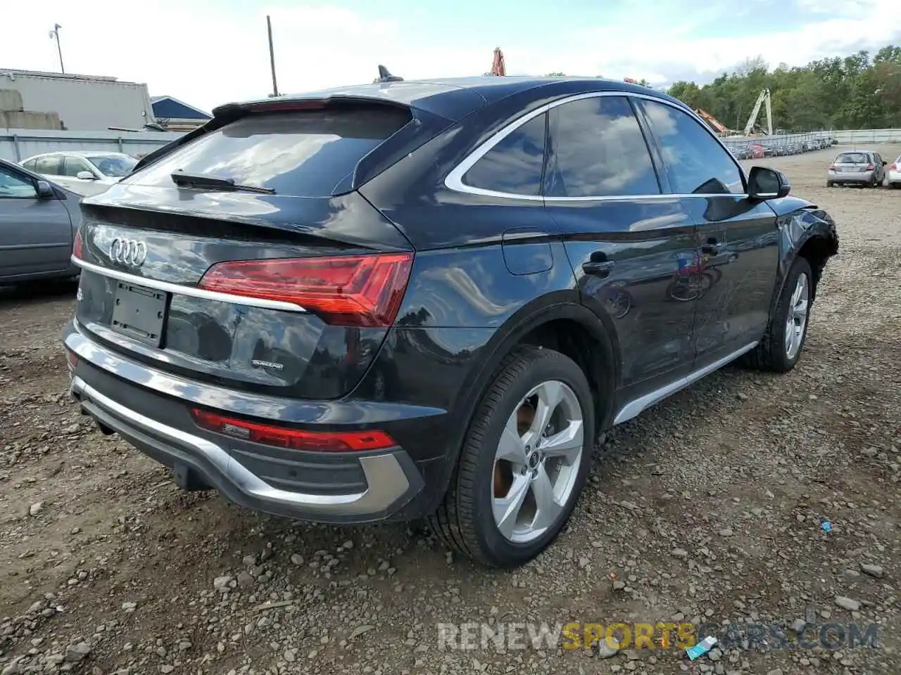 4 Photograph of a damaged car WA15AAFY1M2125616 AUDI Q5 2021