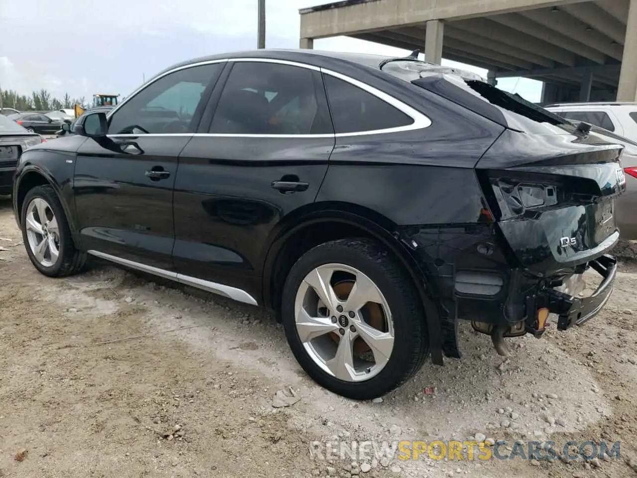 2 Photograph of a damaged car WA15AAFY2M2128461 AUDI Q5 2021