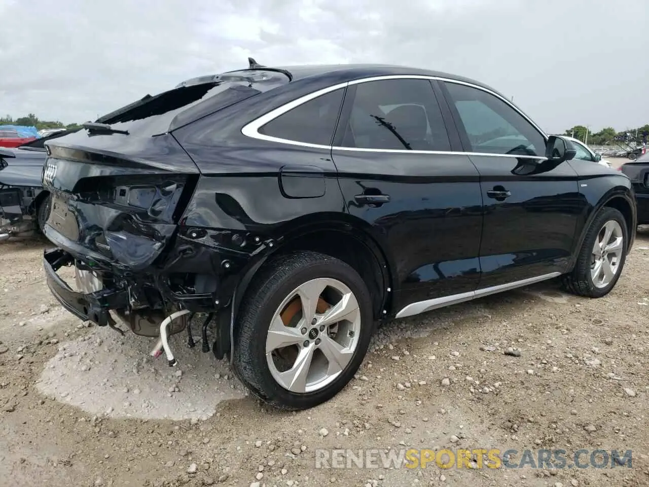 3 Photograph of a damaged car WA15AAFY2M2128461 AUDI Q5 2021