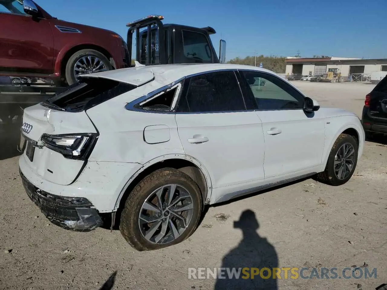 3 Photograph of a damaged car WA15AAFY8M2083428 AUDI Q5 2021