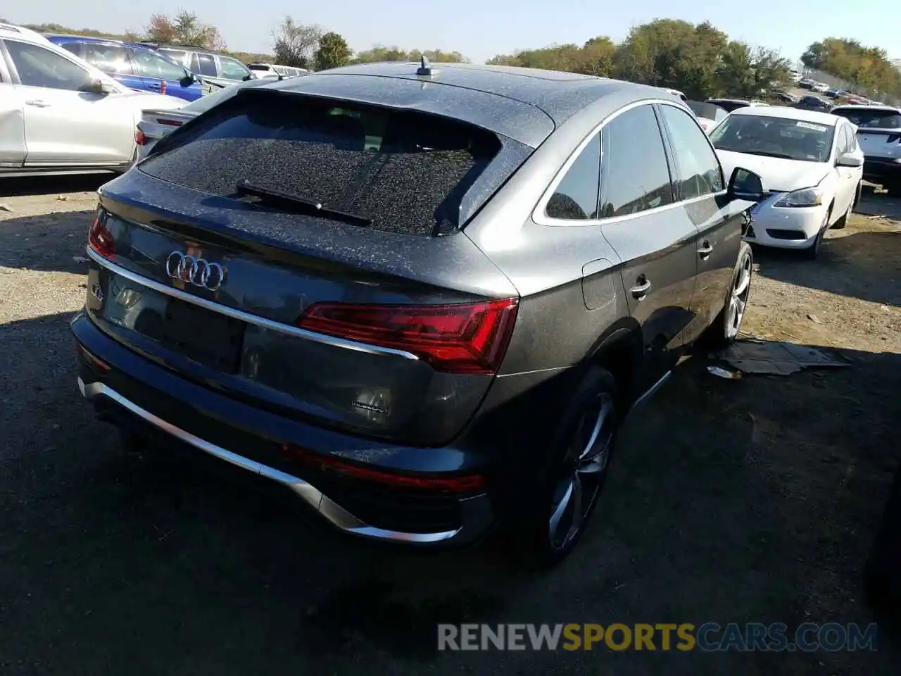 4 Photograph of a damaged car WA16ABFY2M2094810 AUDI Q5 2021