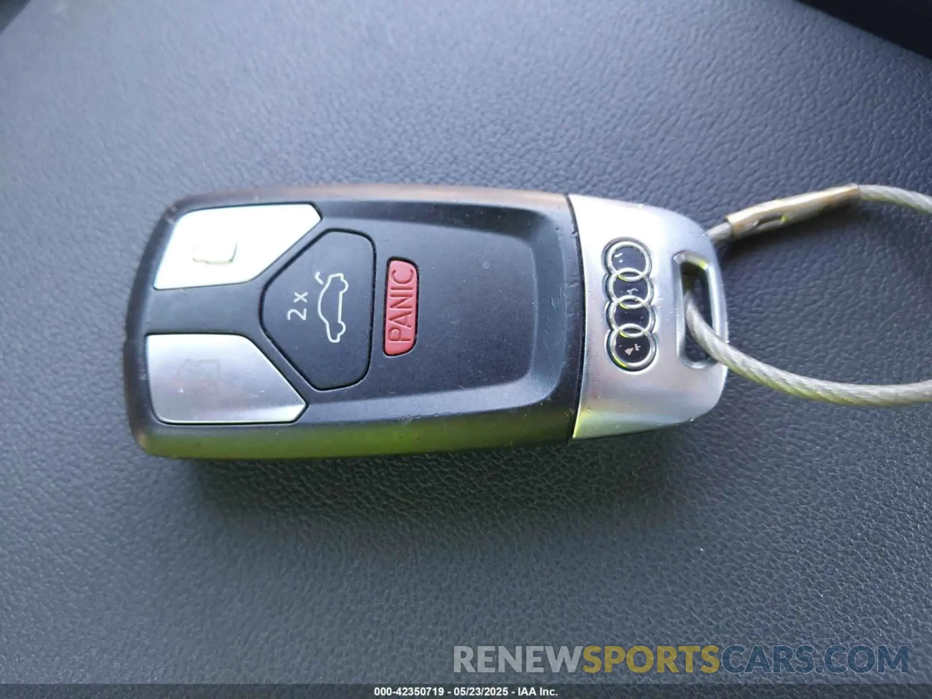 11 Photograph of a damaged car WA1AAAFY0M2002243 AUDI Q5 2021