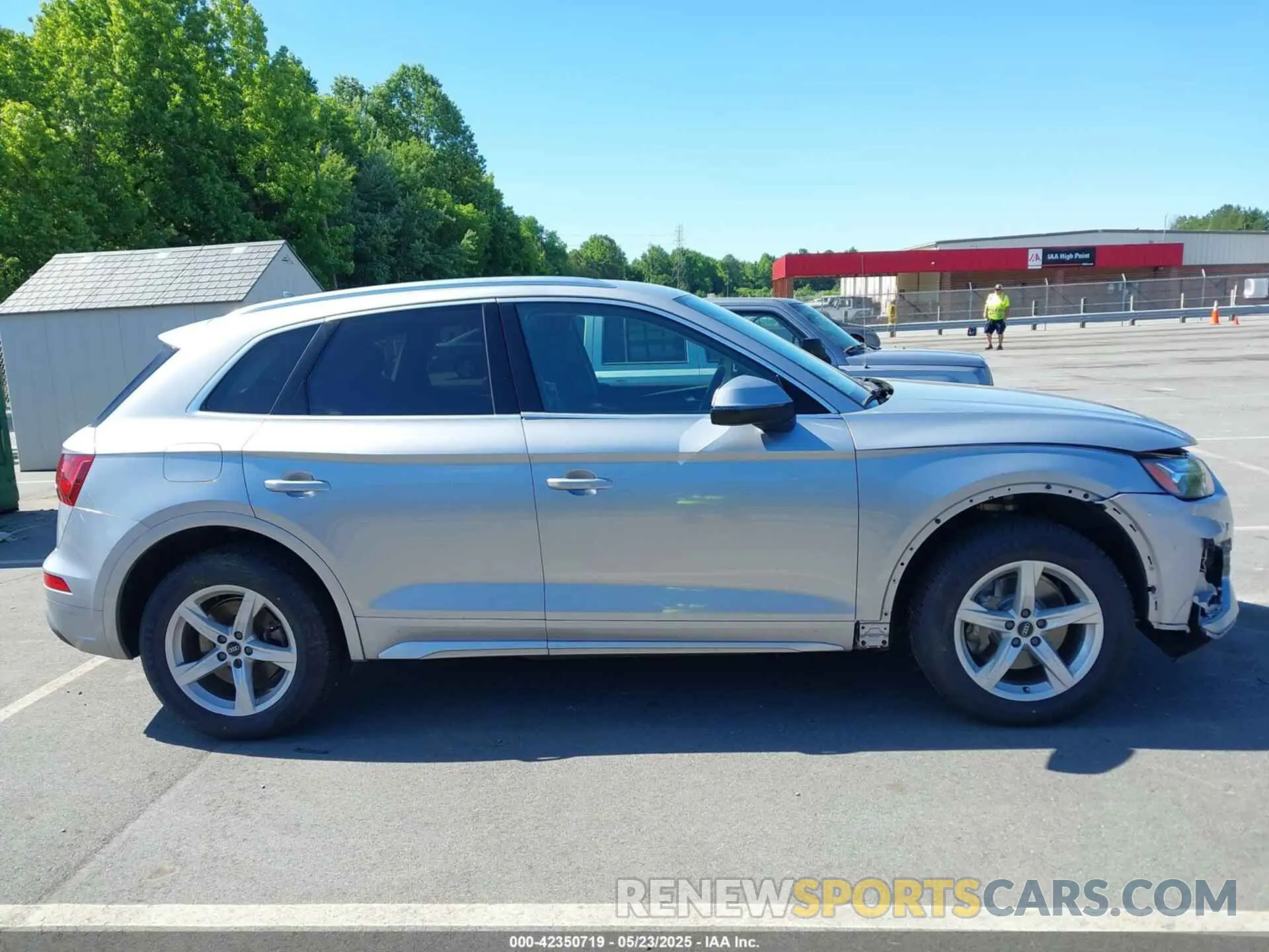13 Photograph of a damaged car WA1AAAFY0M2002243 AUDI Q5 2021