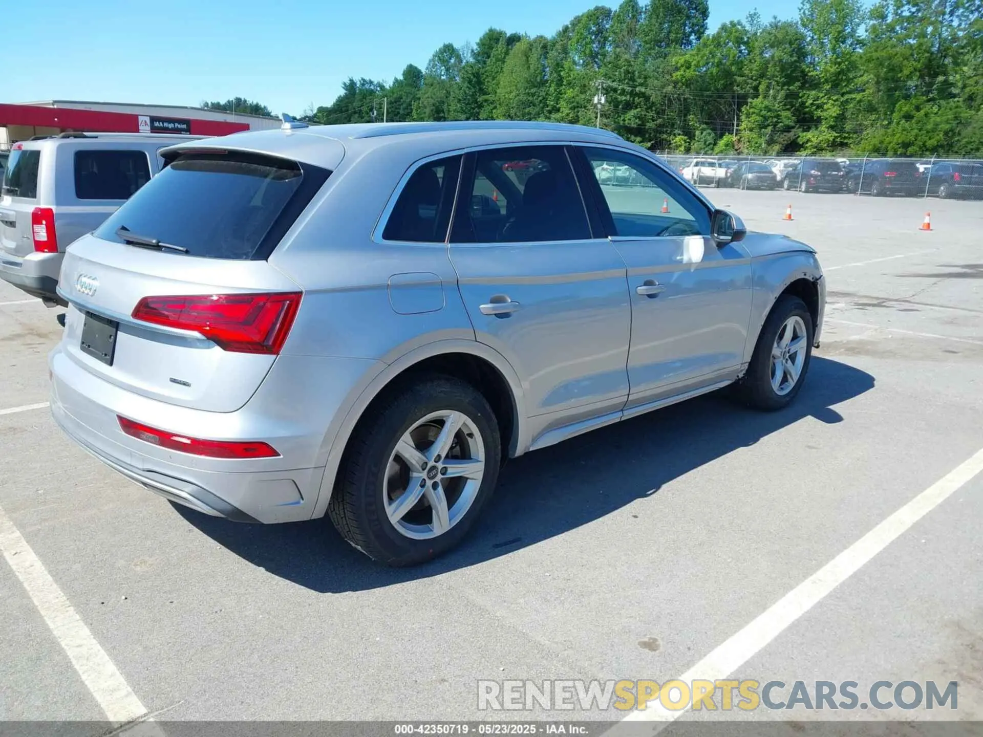 4 Photograph of a damaged car WA1AAAFY0M2002243 AUDI Q5 2021