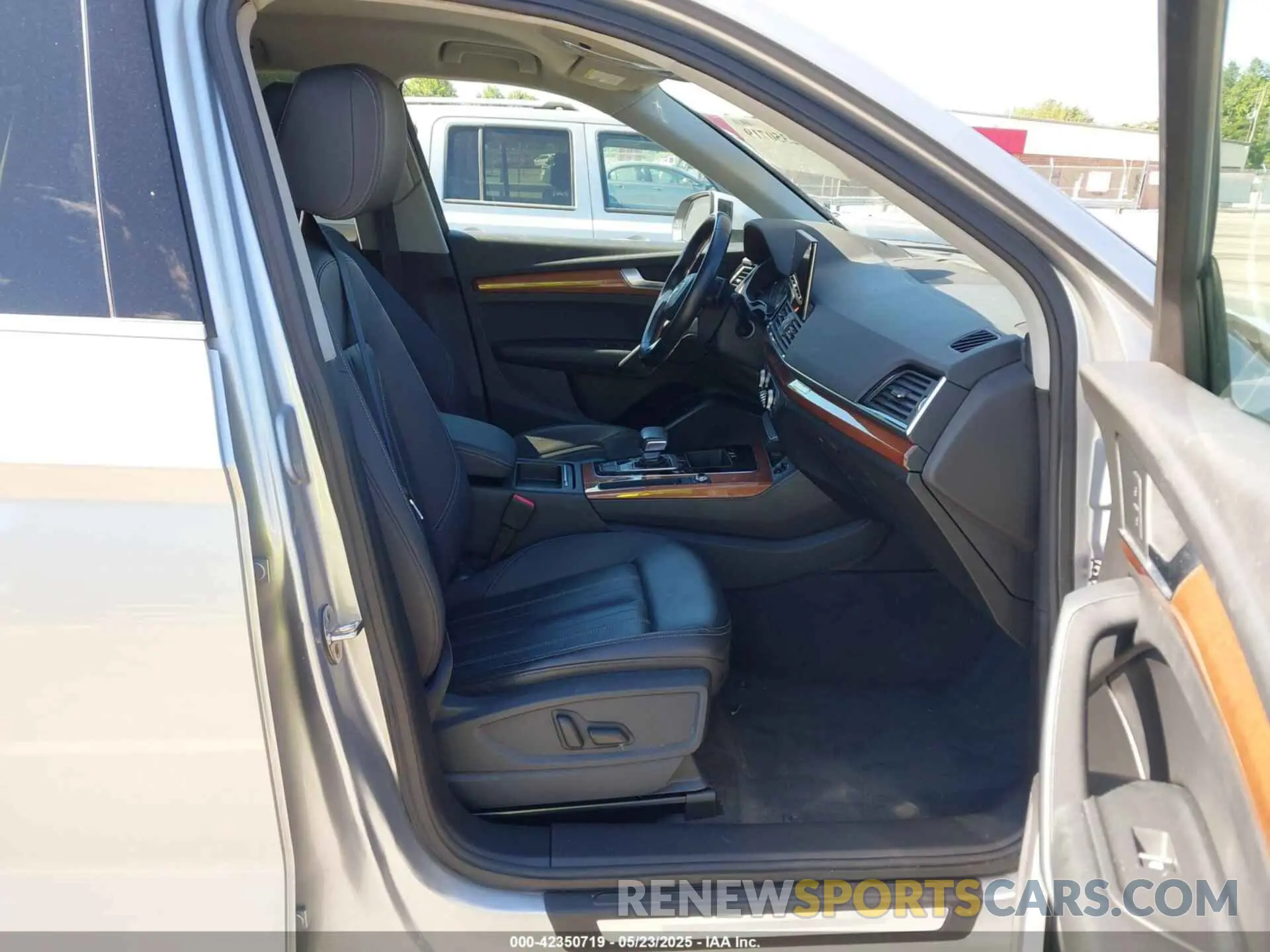 5 Photograph of a damaged car WA1AAAFY0M2002243 AUDI Q5 2021