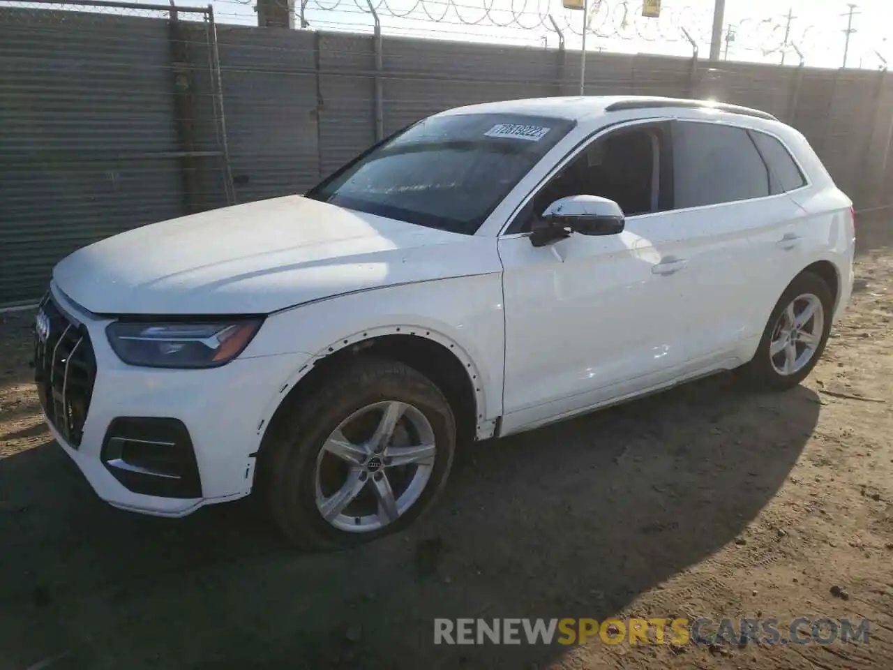 1 Photograph of a damaged car WA1AAAFY0M2003764 AUDI Q5 2021