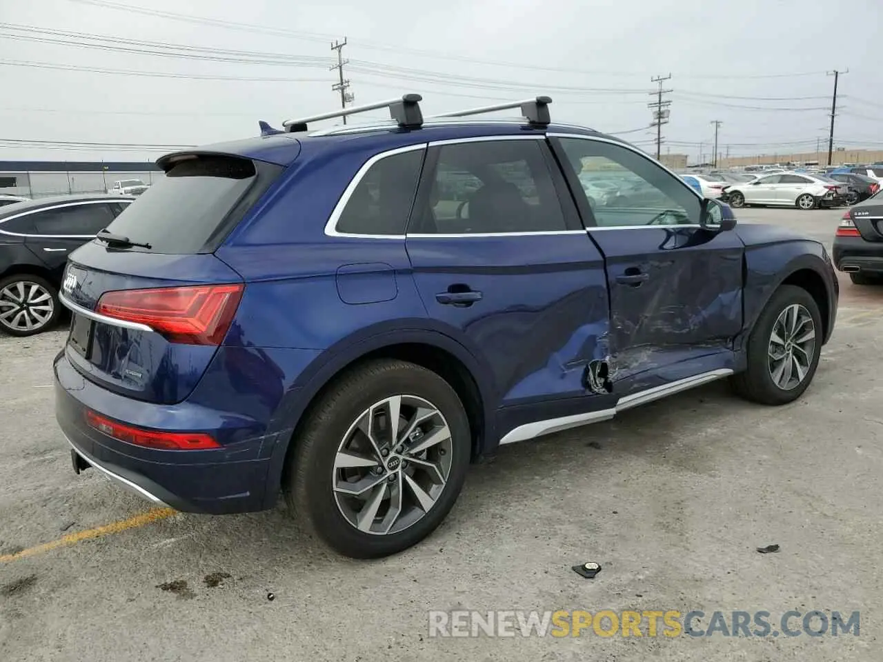 4 Photograph of a damaged car WA1AAAFY0M2052401 AUDI Q5 2021