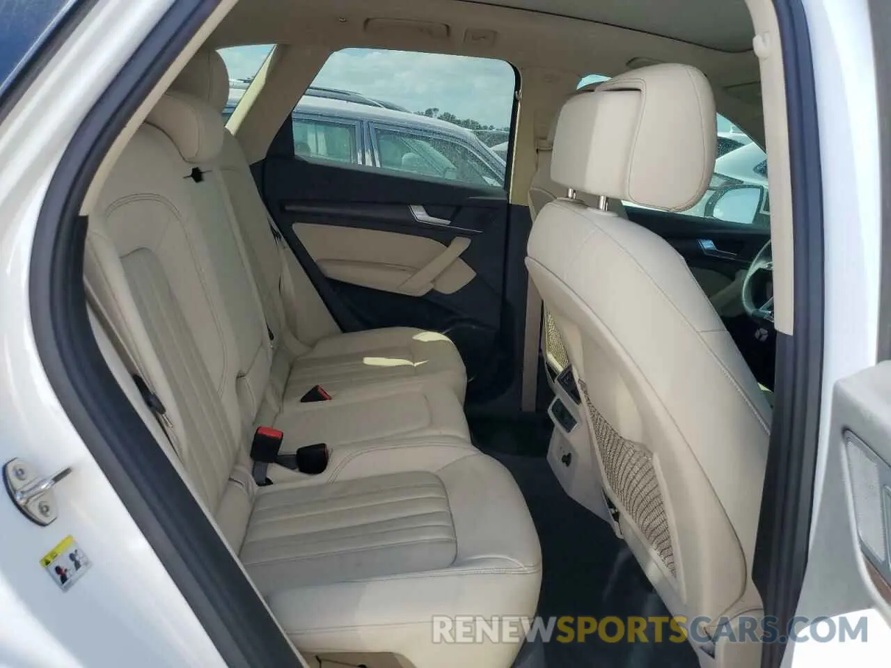 11 Photograph of a damaged car WA1AAAFY0M2104240 AUDI Q5 2021
