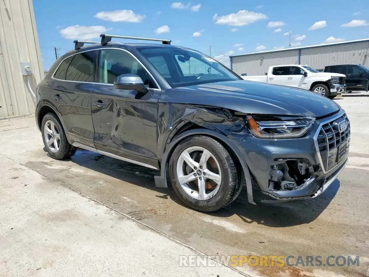 4 Photograph of a damaged car WA1AAAFY2M2004785 AUDI Q5 2021