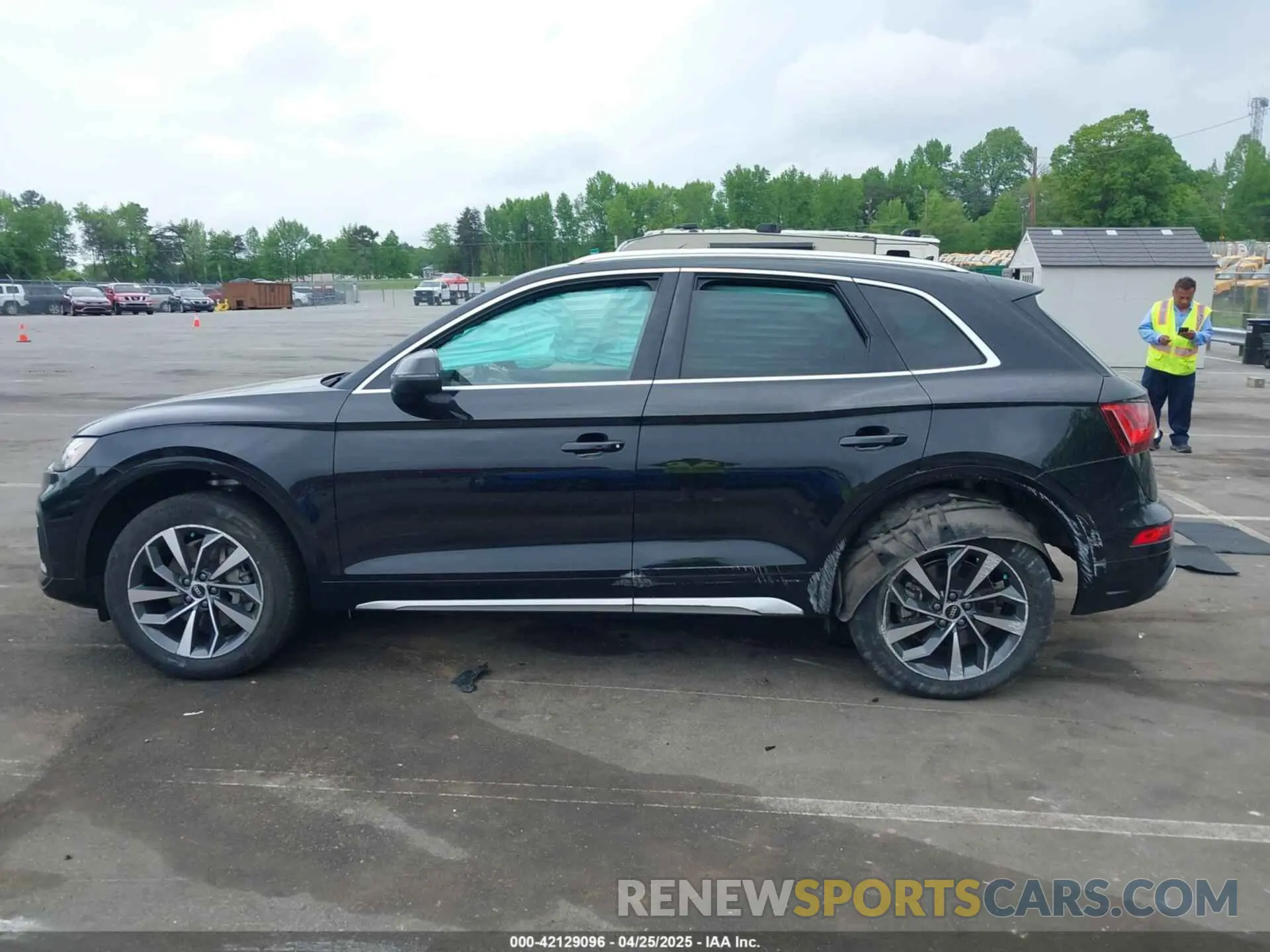 15 Photograph of a damaged car WA1AAAFY2M2008206 AUDI Q5 2021