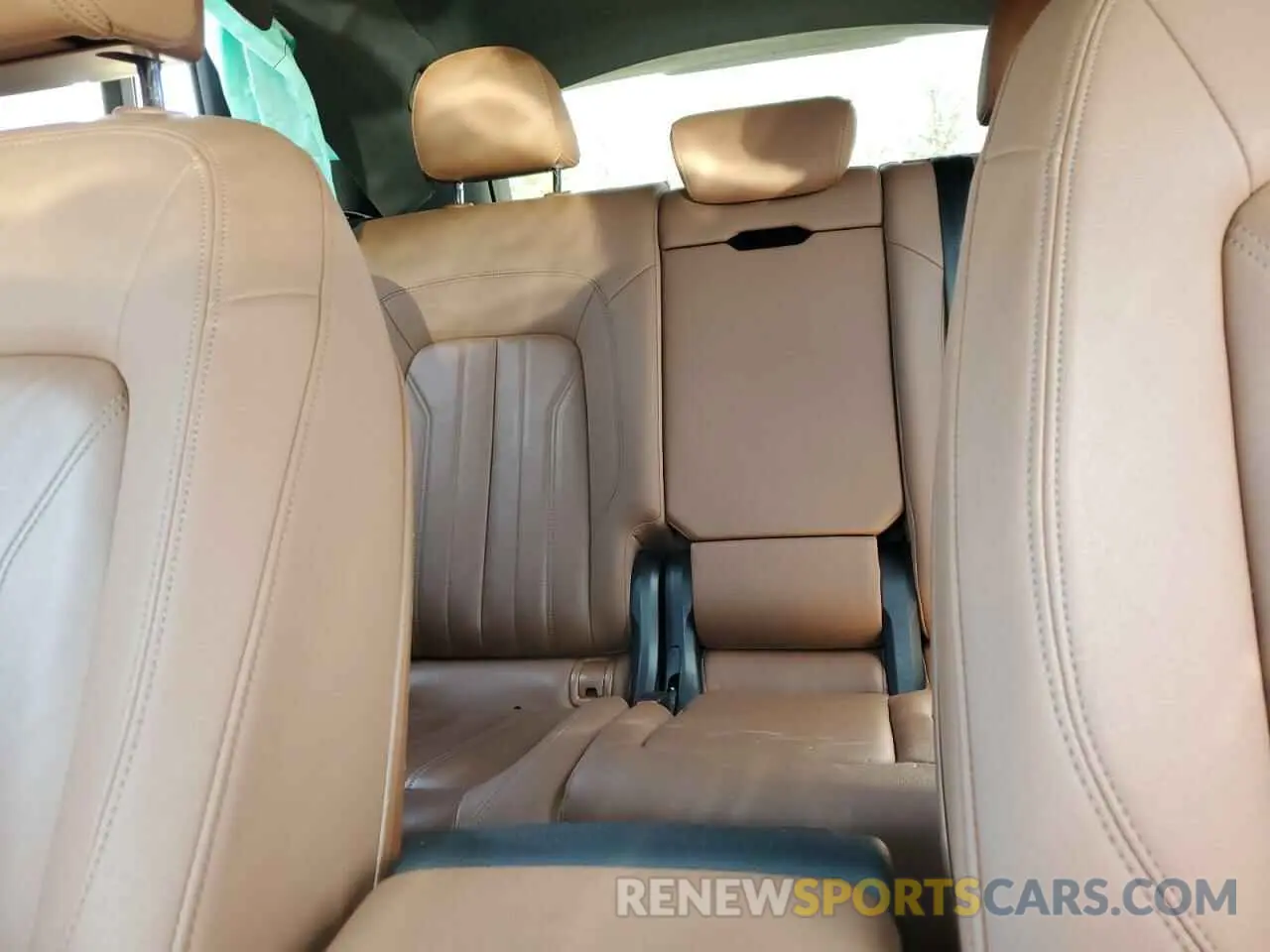 10 Photograph of a damaged car WA1AAAFY2M2052822 AUDI Q5 2021