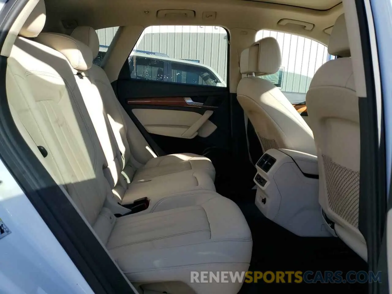 11 Photograph of a damaged car WA1AAAFY2M2087554 AUDI Q5 2021