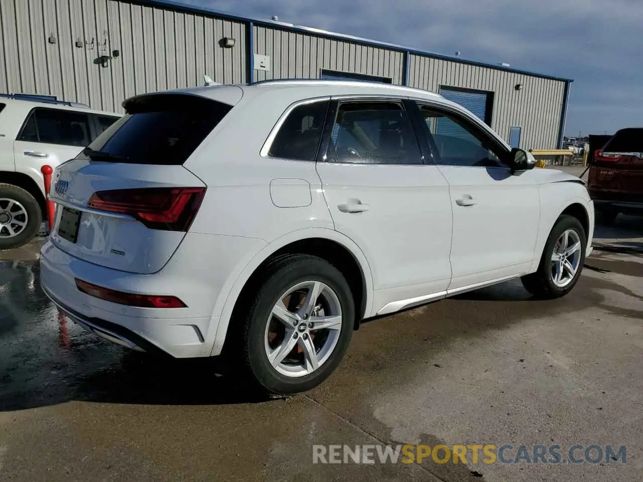 3 Photograph of a damaged car WA1AAAFY2M2087554 AUDI Q5 2021