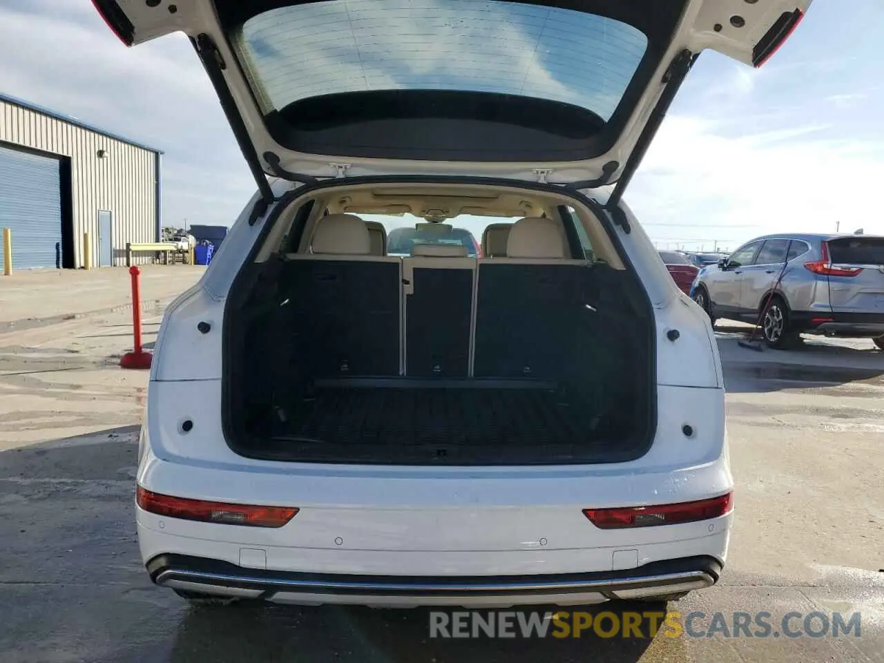 6 Photograph of a damaged car WA1AAAFY2M2087554 AUDI Q5 2021