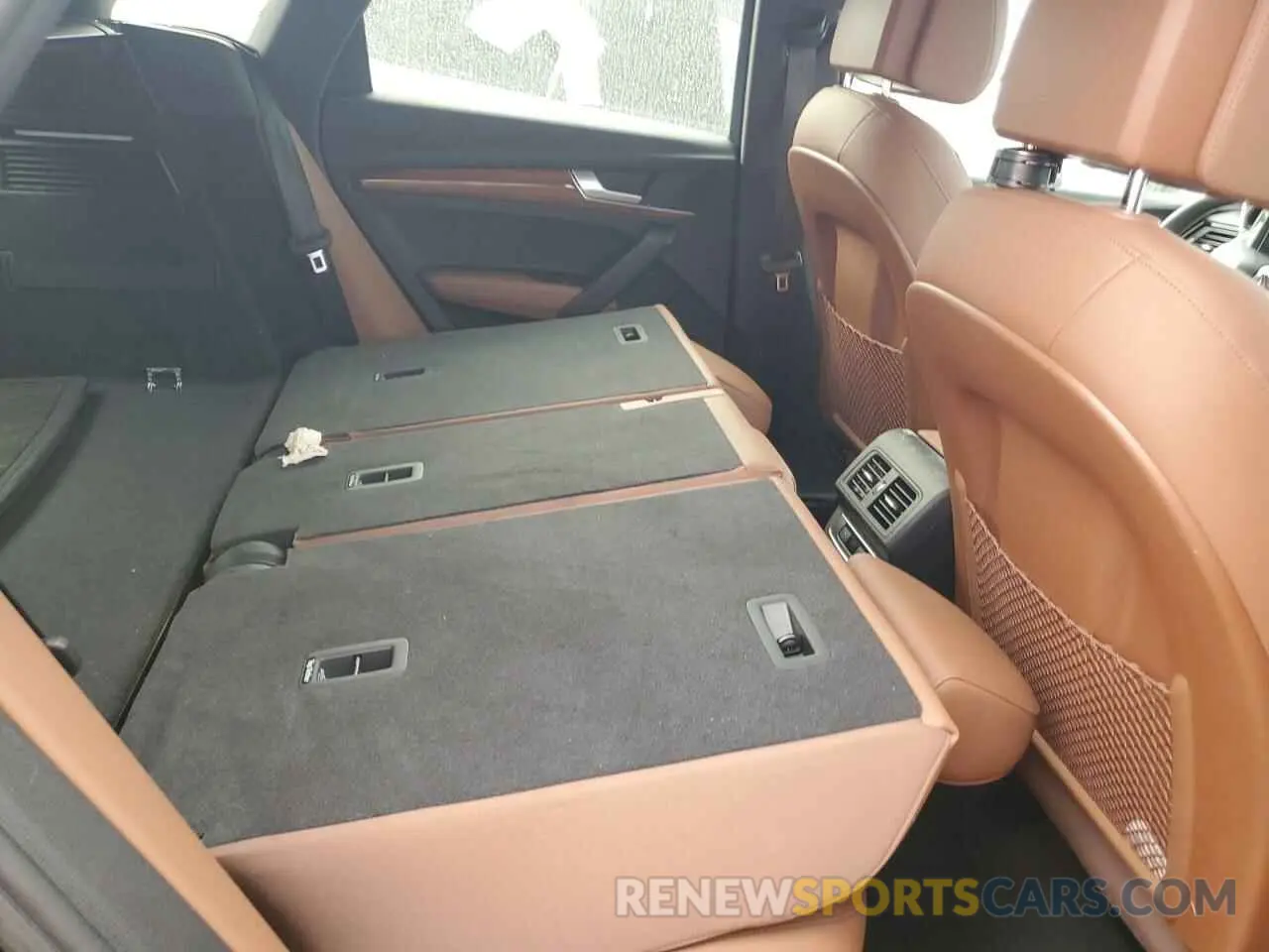 11 Photograph of a damaged car WA1AAAFY2M2092348 AUDI Q5 2021