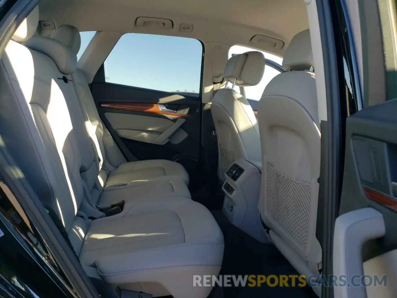 11 Photograph of a damaged car WA1AAAFY3M2062226 AUDI Q5 2021