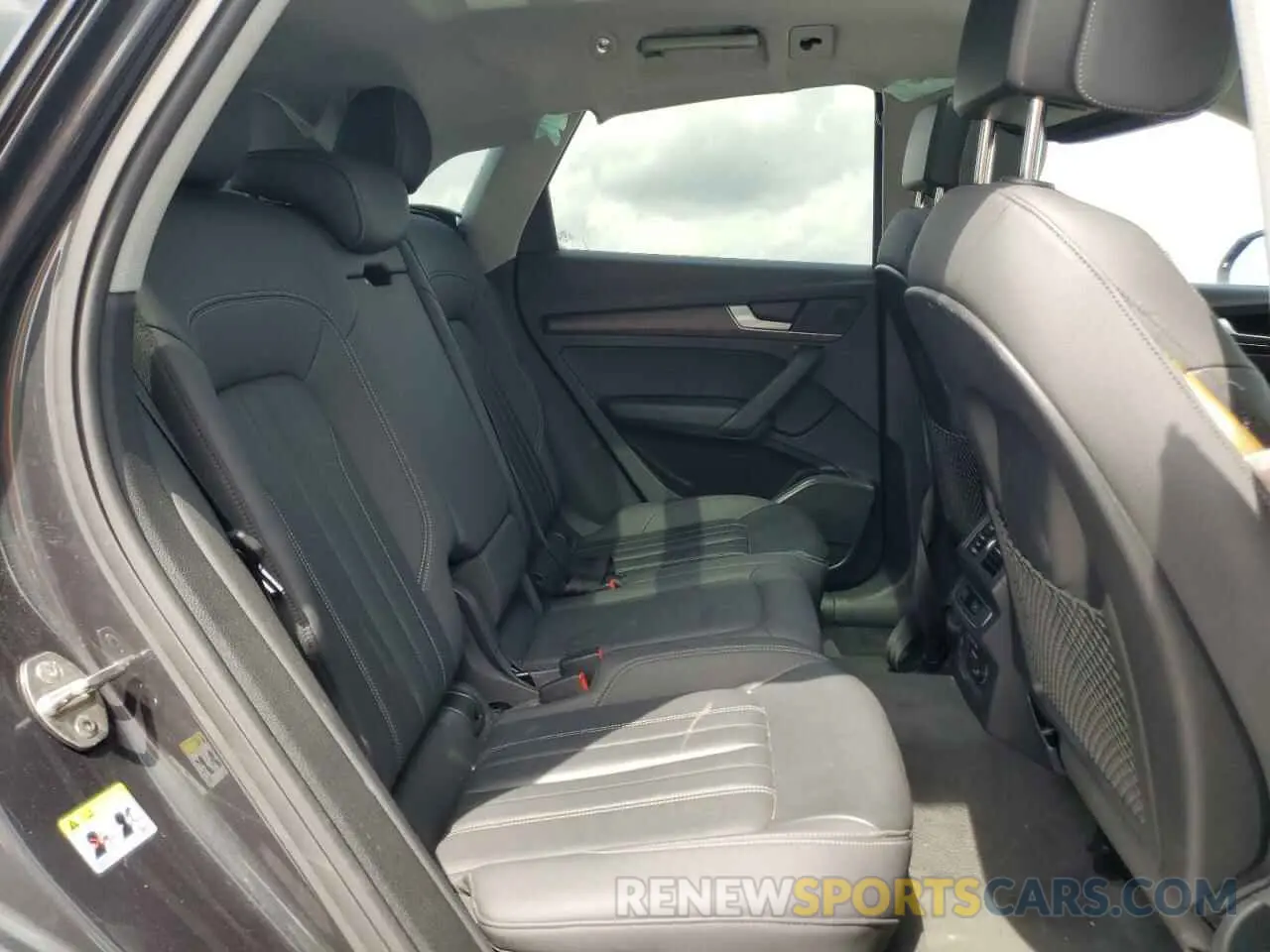 11 Photograph of a damaged car WA1AAAFY3M2113577 AUDI Q5 2021