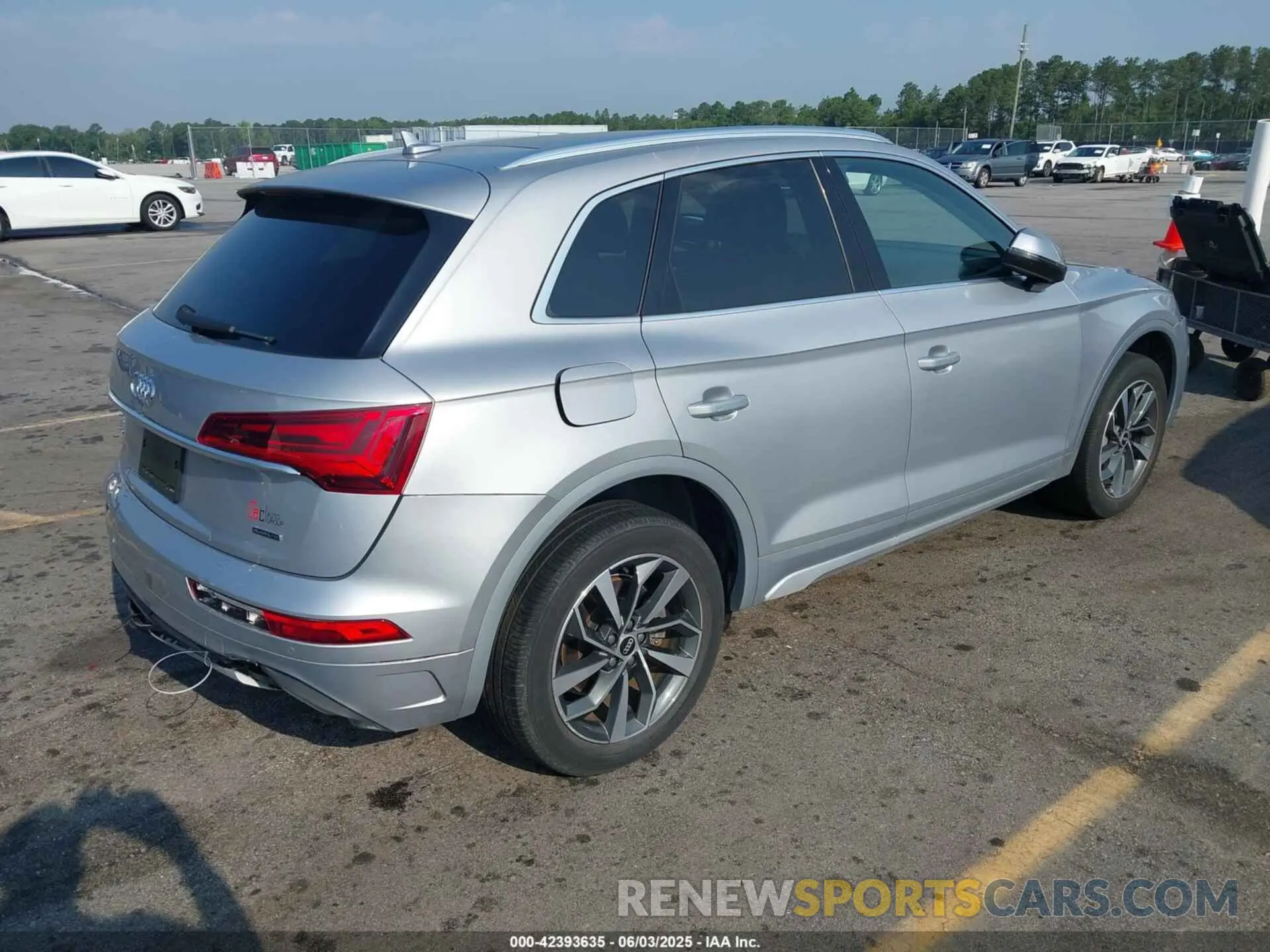 4 Photograph of a damaged car WA1AAAFY4M2004691 AUDI Q5 2021