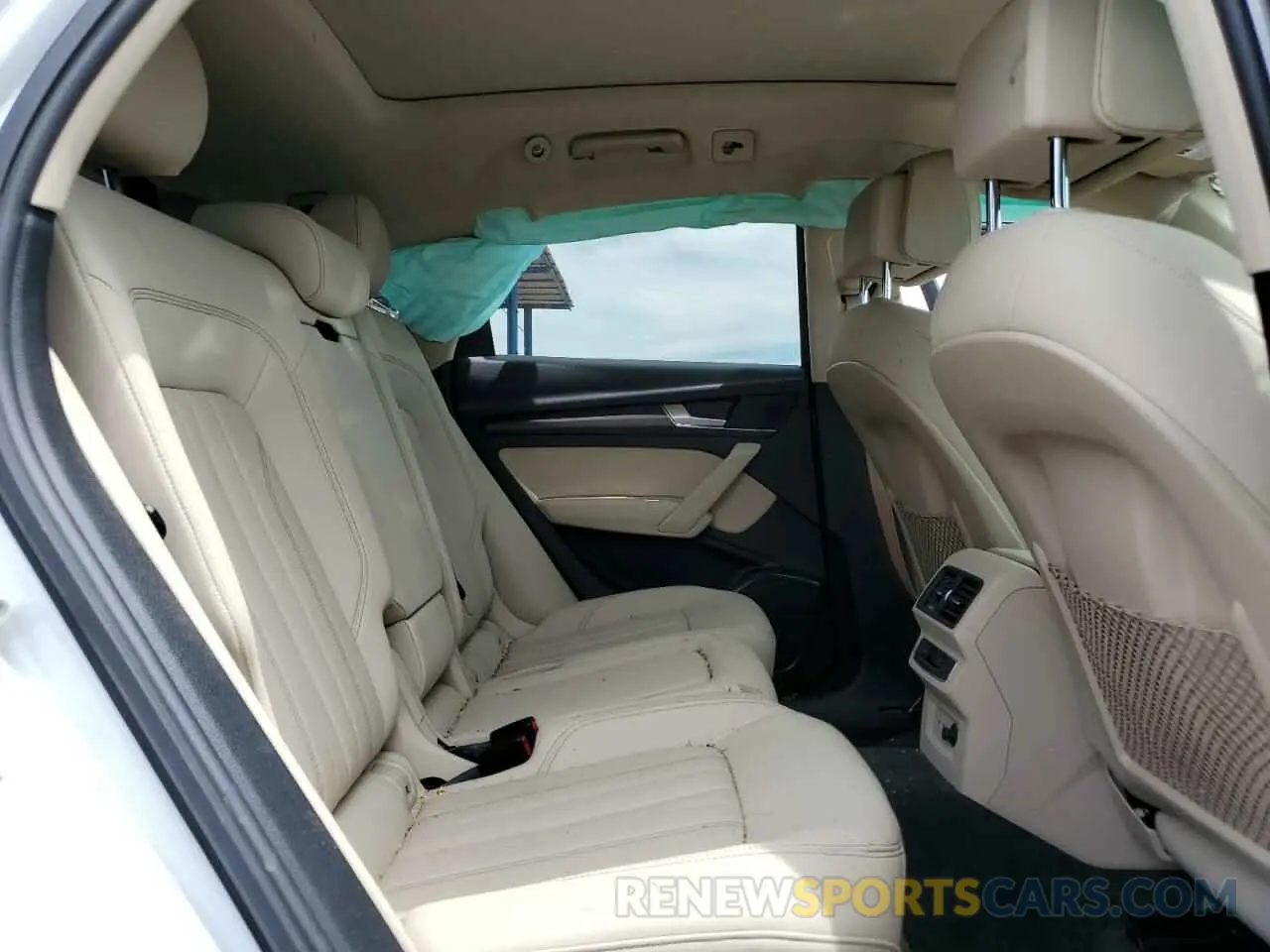 11 Photograph of a damaged car WA1AAAFY4M2032460 AUDI Q5 2021