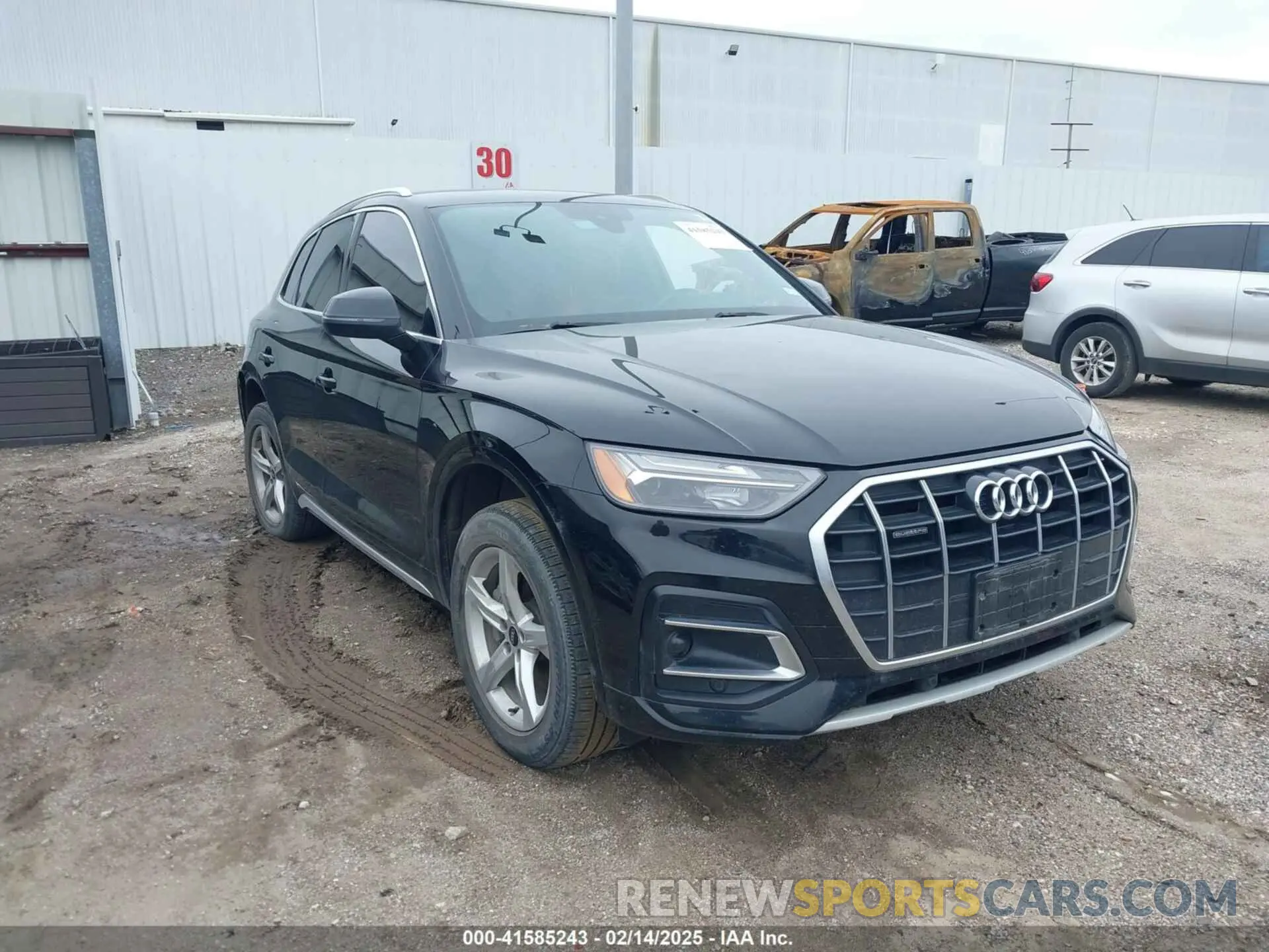 1 Photograph of a damaged car WA1AAAFY4M2115693 AUDI Q5 2021