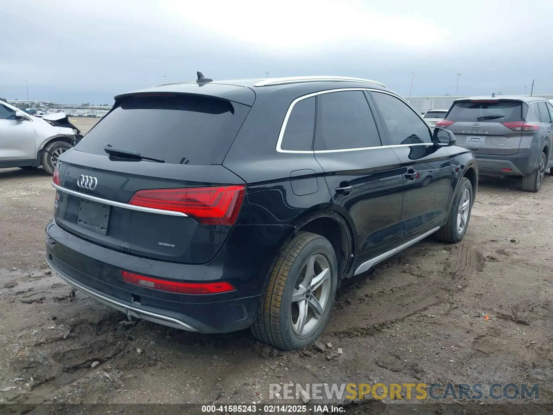 4 Photograph of a damaged car WA1AAAFY4M2115693 AUDI Q5 2021